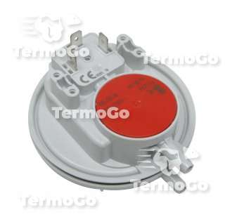 Pressostato aria fumi Huba rosso per Immergas Eolo Maior, Eolo Eco @, Eolo Extra @, Zeus Maior, Zeus Superior 1012849