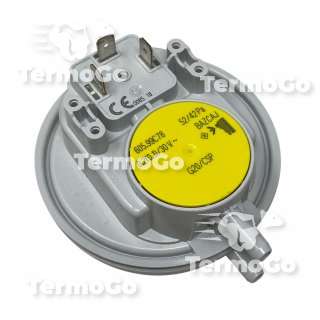 Pressostato aria fumi giallo Huba per Immergas Eolo Mini KW, Extra Intra KW, Eolo Eco KW, Zeus Maior, Zeus Superior 1010337